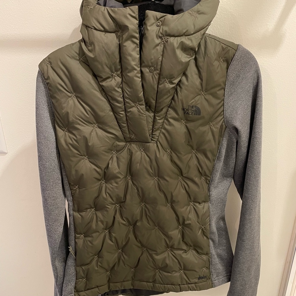 North face pull over